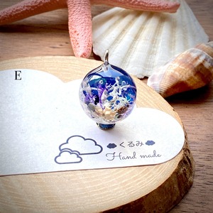 珊瑚の冬の海ペンダント まん丸    20mm  E