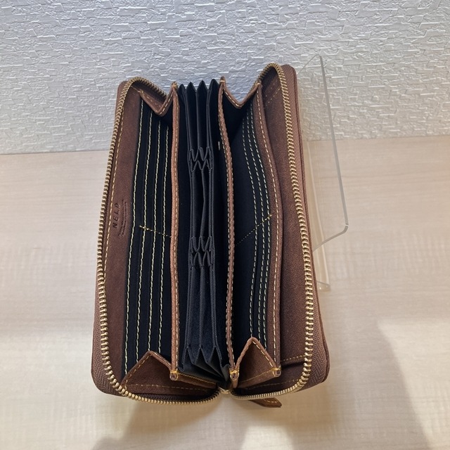 ラクダレザー　ラウンド長財布　キャメル