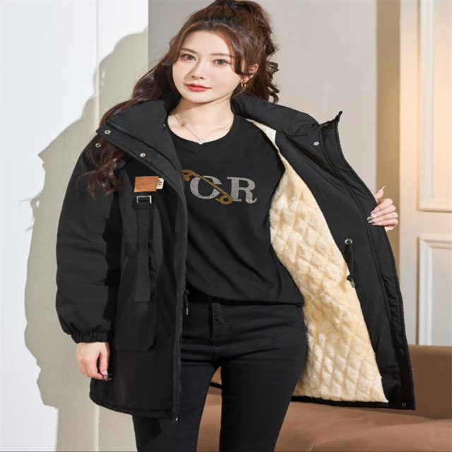 【送料無料】 ダウンジャケット アウター 羽織り 2色 ロング 長袖 ハイネック フレア Aライン ポケット 防寒 暖かい ベージュ ブラック 大人カラー ベイクドカラー モノトーン ニュアンスカラー 厚手生地 ふわふわ もこもこ フリース ボア 裏起毛 かわいい 大人可愛い 綺麗 シンプル カジュアル 大人 上品 おしゃれ お洒落 大人女子 こなれ感 コンサバ 定番アイテム 体型カバー 無地 冬 女性 レディース ママ 10代 20代 30代 40代 デート お出かけ 休日 アウトドア ファッション