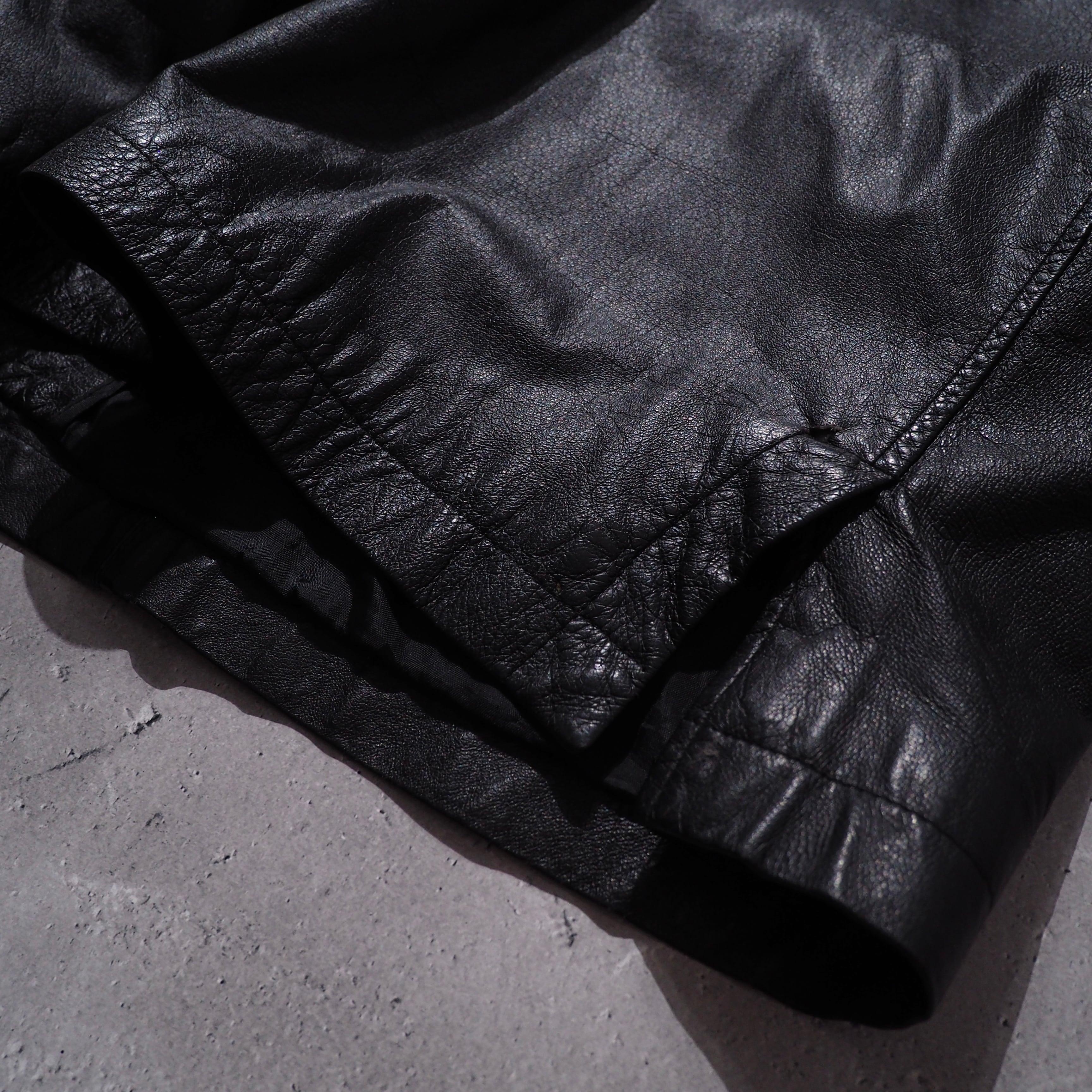 " Unknown " Black Over silhouette vintage leather jacket