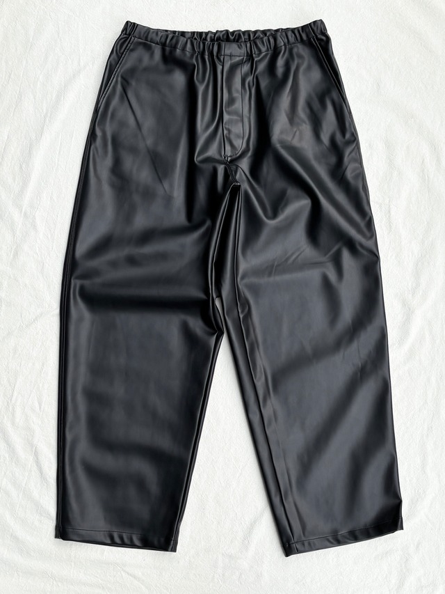 awasa / フェイクレザー オーバーパンツ (BLACK)
