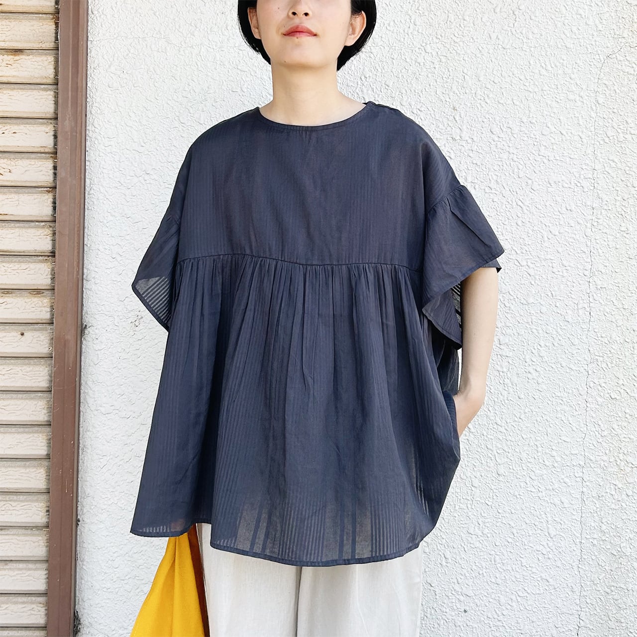 Cotton dobby gather blouse (charcoal)