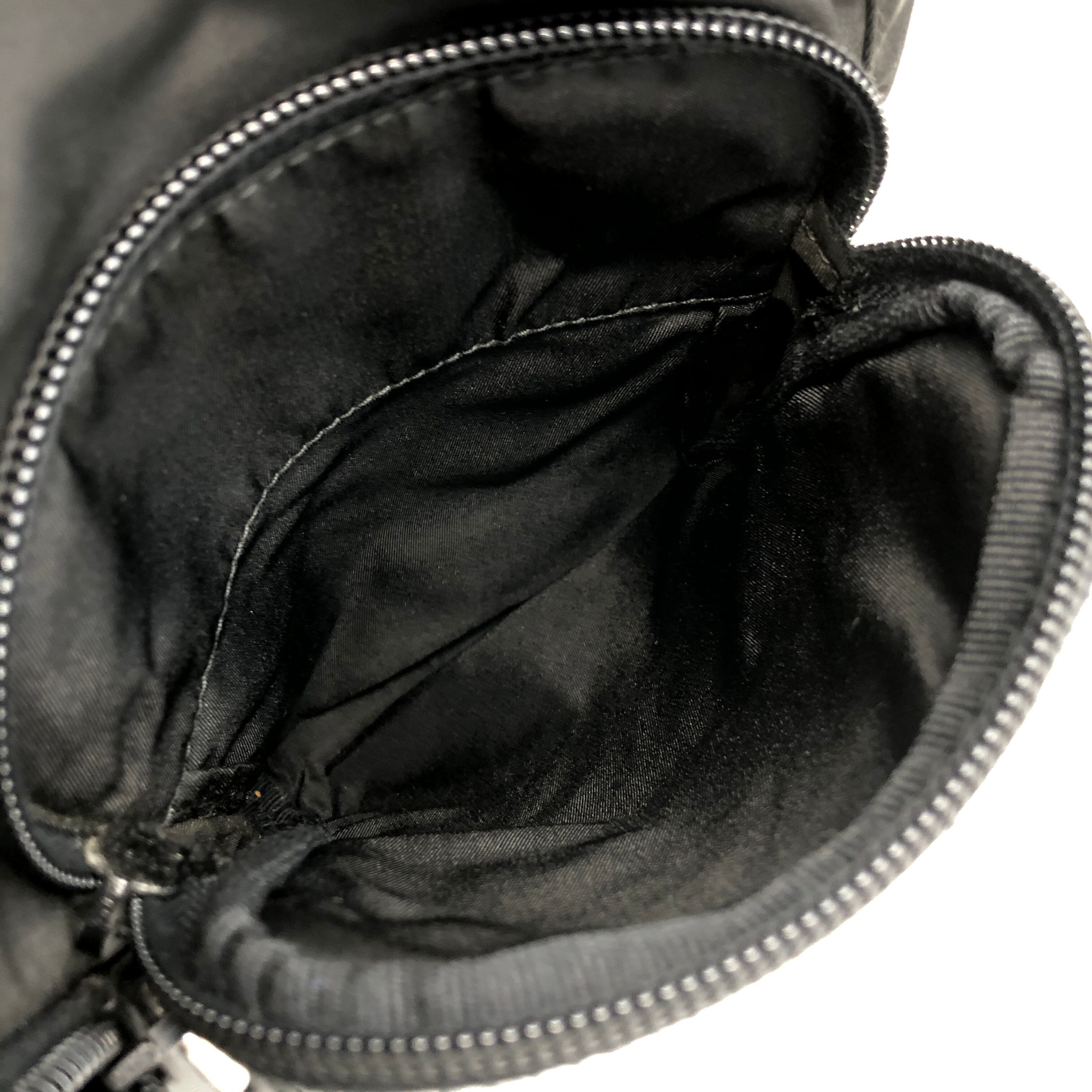 PRADA プラダ ショルダーバッグ ブラック トライアングルロゴ ナイロン