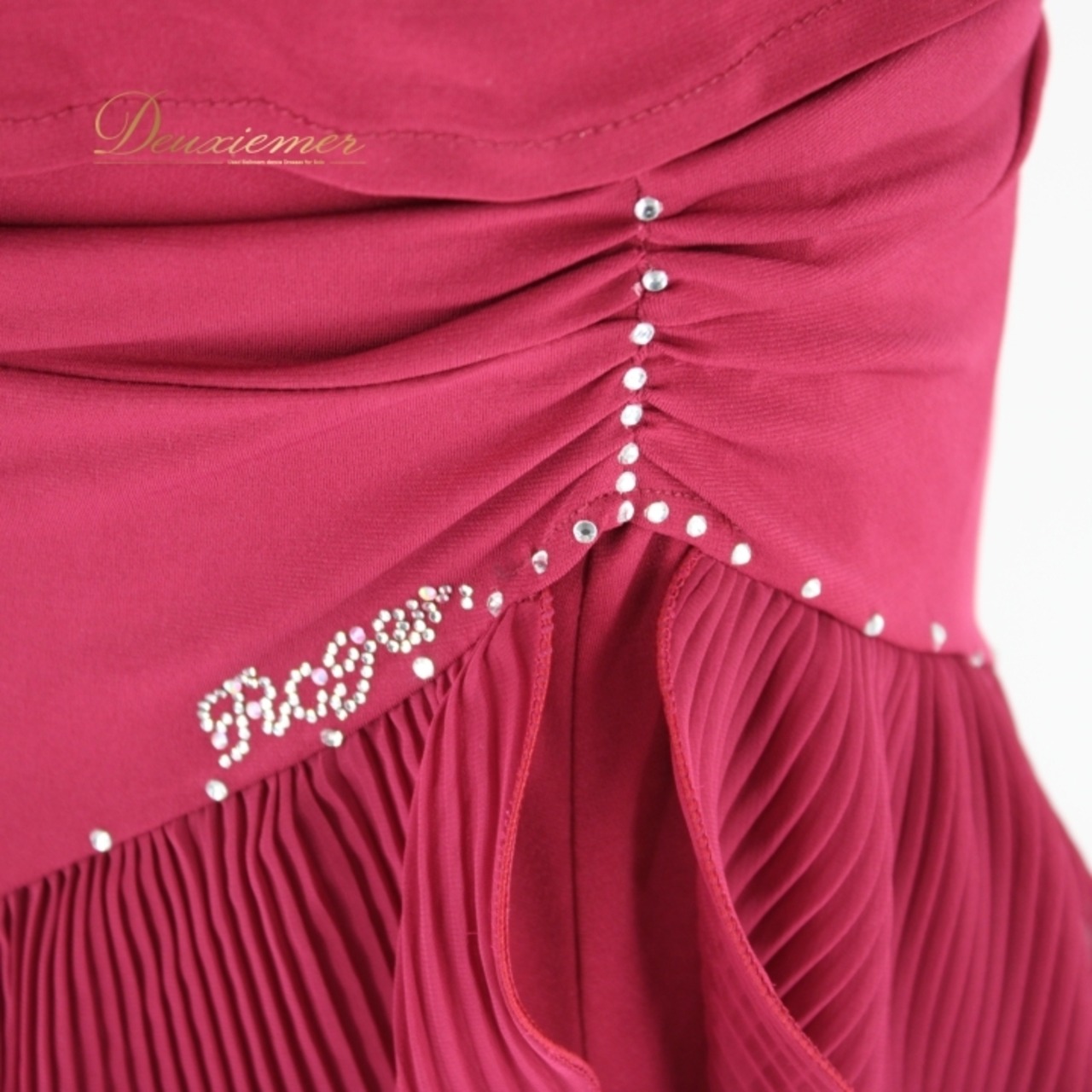 社交ダンス 衣装 スタンダード 上下セット ツーピース レッスンウェア パーティ衣装 レディース レッド系 Roger ラインストーン 派手 上品 ワインレッド 伸縮性 スカート ボリューム 優雅 動き 深み ラバティン シンプル お洒落 デザイン フェミニン 組み合わせ 快適 サイズM サイズL 宴会 イベント 発表会 お出かけ