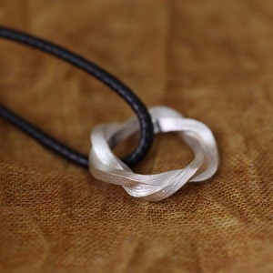 ツイストデザインメタルペンダントネックレス　G119