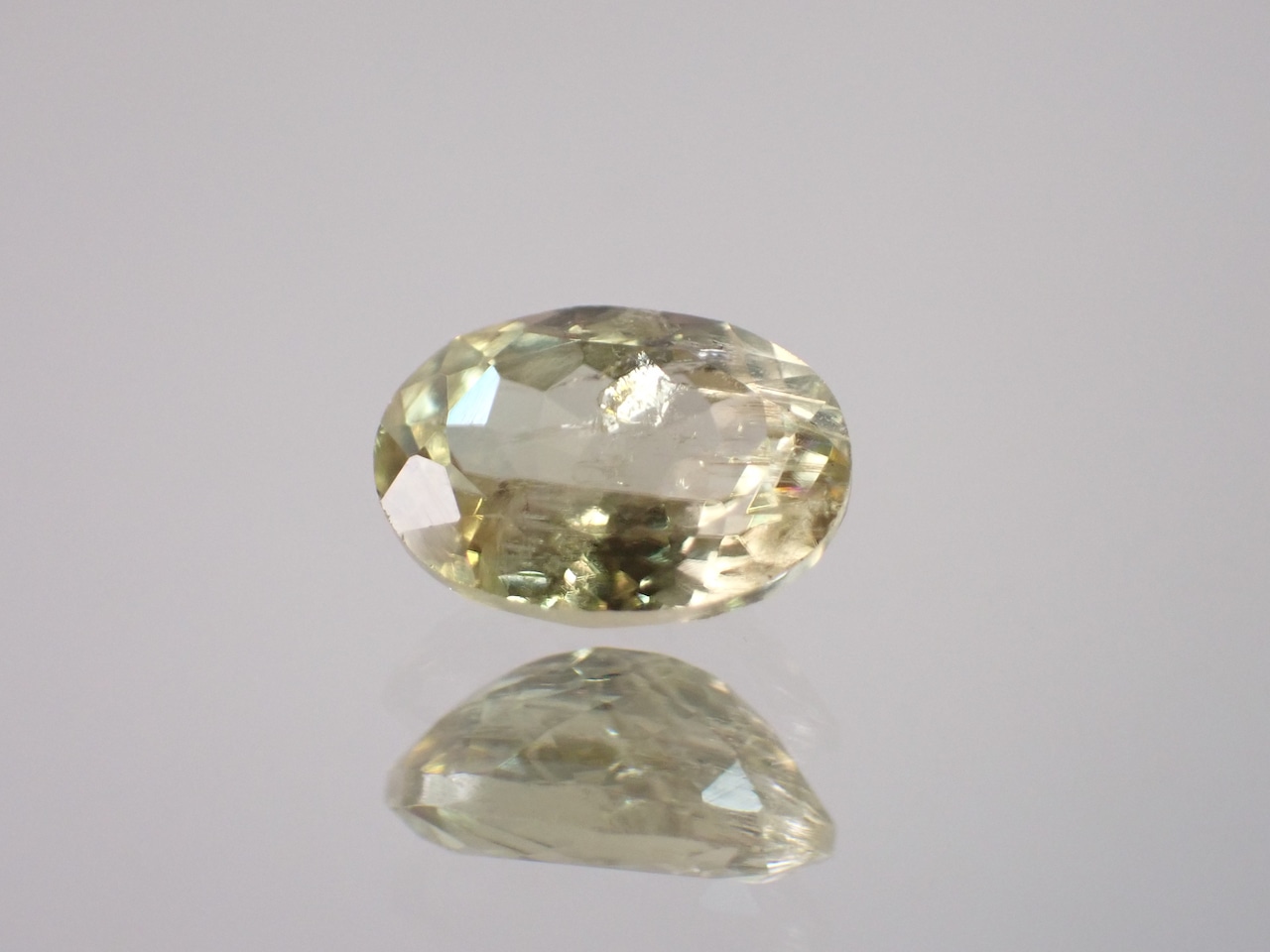 トルコ産カラーチェンジダイアスポア　2.51ct　[C11-198]