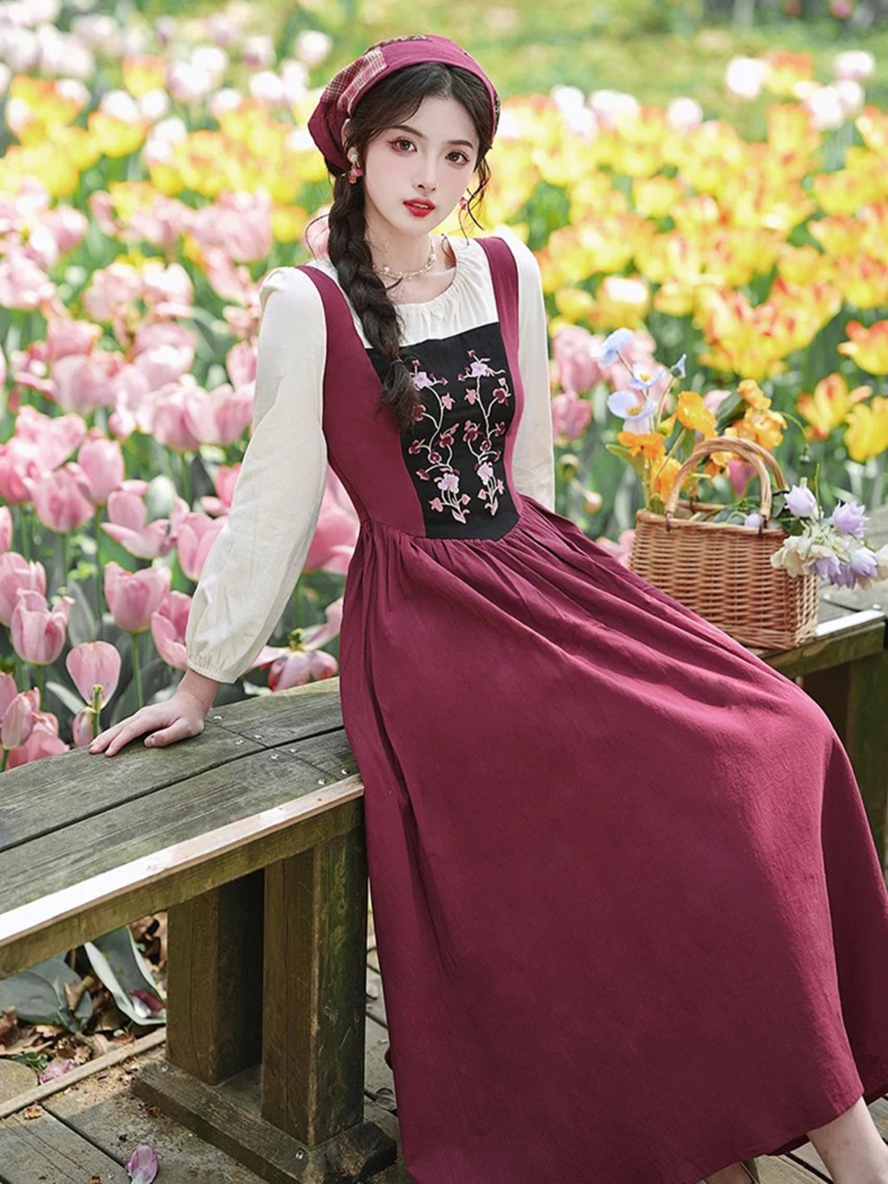 【0106】Fake Layered Flower Long Sleeve Dress