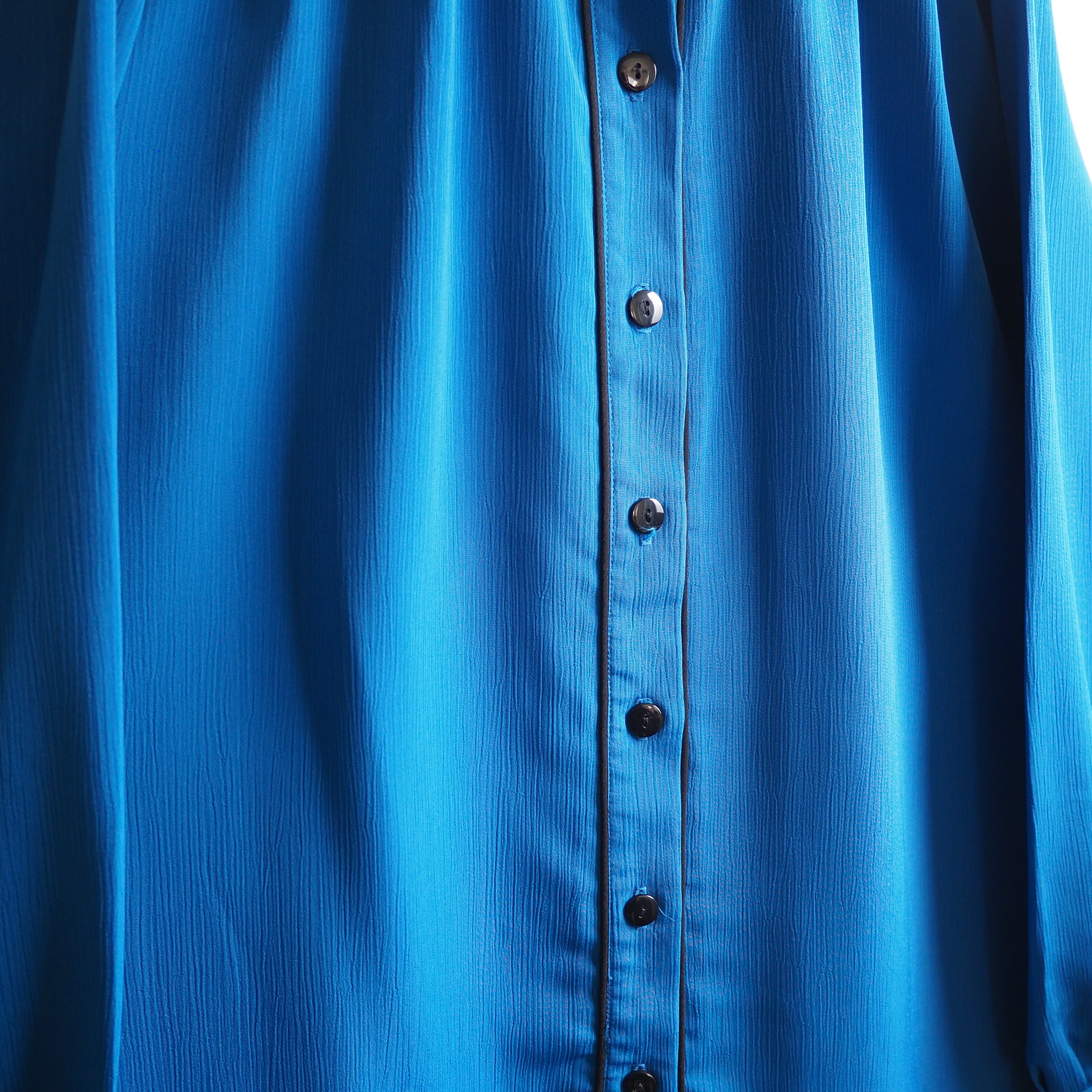 1990s Beautiful Turquoise Blue color vintage Drape loose pleats shirt (made in USA)