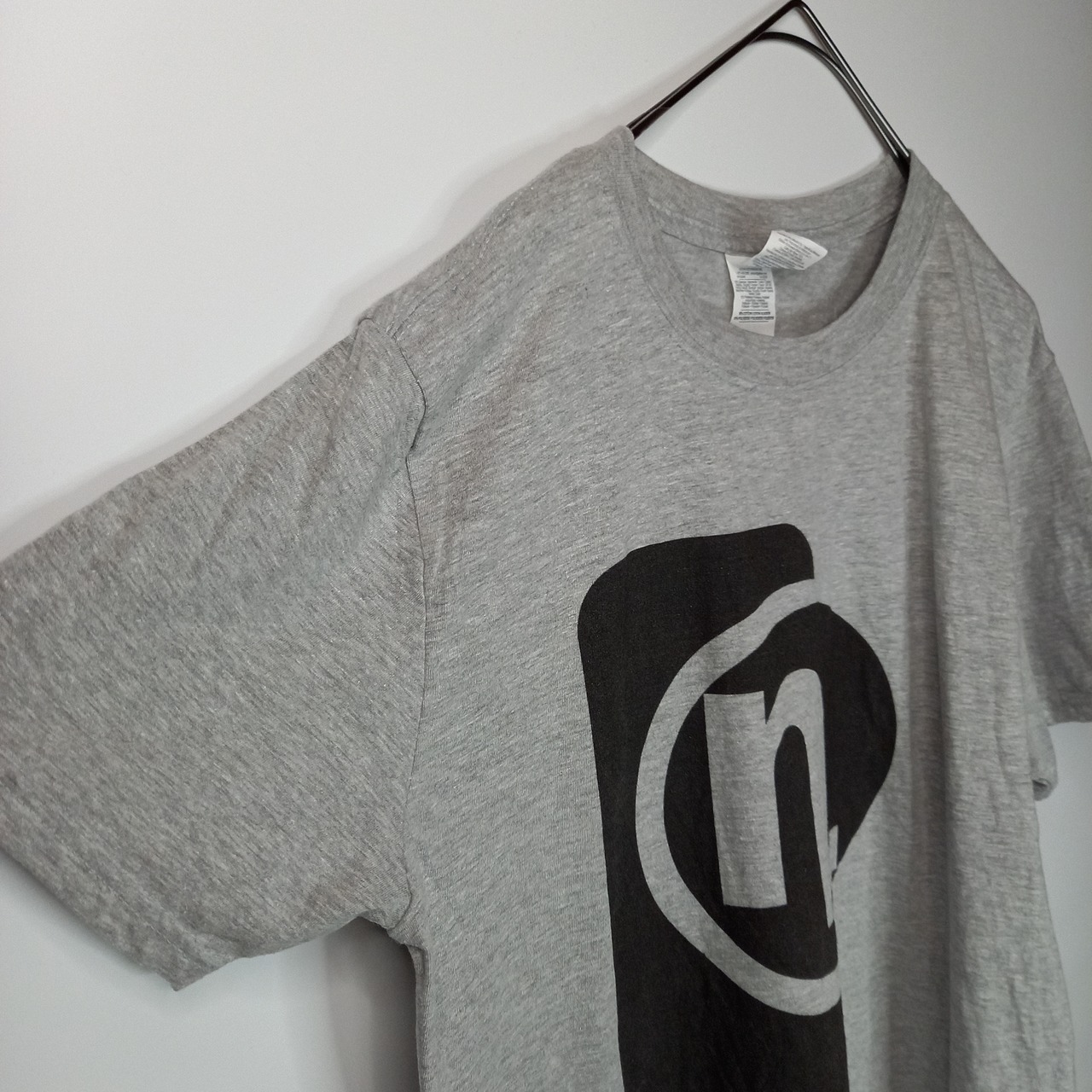 ギルダン　クルーネック　プリントTシャツ　リングスパン　ビッグロゴ　グレー　M