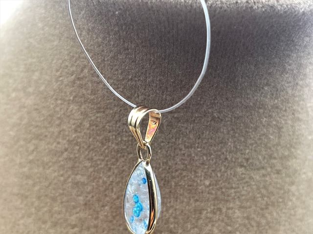 18kペンダントトップ（ジラライトinクォーツ）