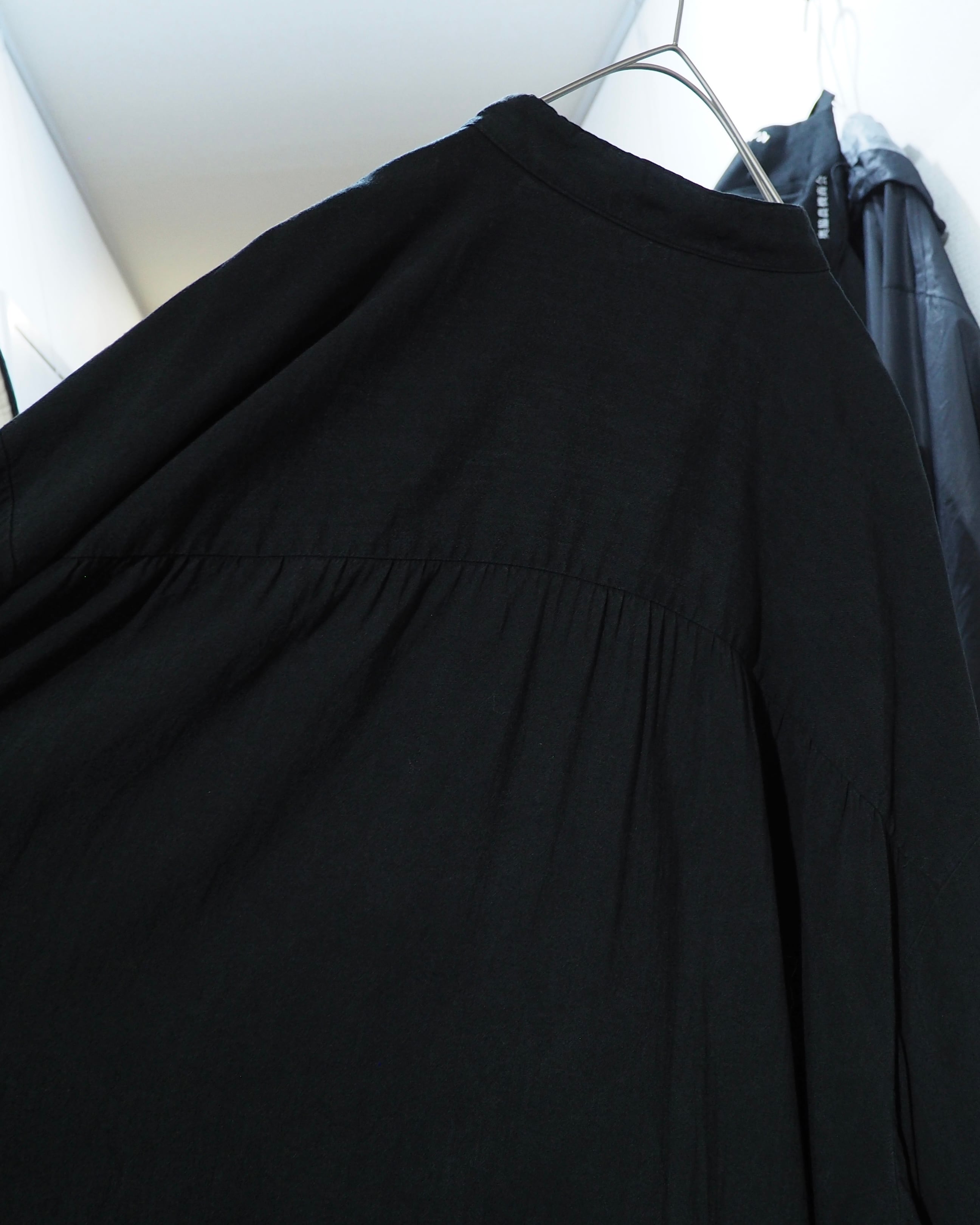 1980s " ANDROS - Special " Black Gather vintage Drape loose No collar Shirt (Made in Canada)