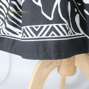 フラダンス 衣装 ツーピース セットアップ 上下セット ブラック系 アロハスタンダード モンステラ柄 ハワイアンプリント ALOHA STANDARDS アロハ フラ ダンス レッスン 練習 ホワイト系 黒 白 モノトーン かわいい おしゃれ 上品 大人っぽい フリル袖 スクエアネック おしゃれな衣装 女性用 ハワイアン モンステラ フラスタイル 発表会 練習着 かわいいセットアップ 花柄 大人可愛い キレイめ