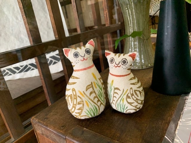 陣屋福猫 子ねこ 木版手染めぬいぐるみ 開運、お守りシリーズ | 真工藝