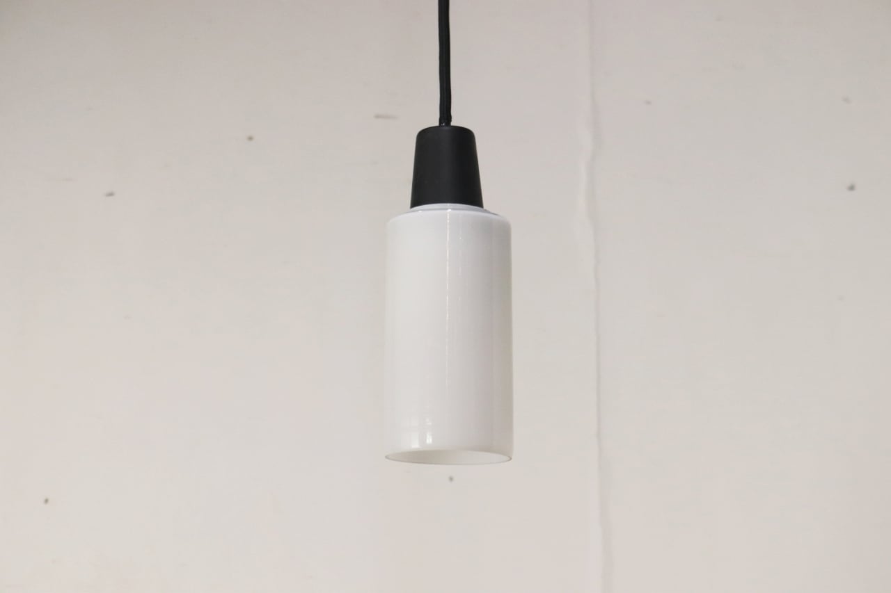 レトロ ペンダントライト ランプ 照明 吊り下げ ガラス シェード 白