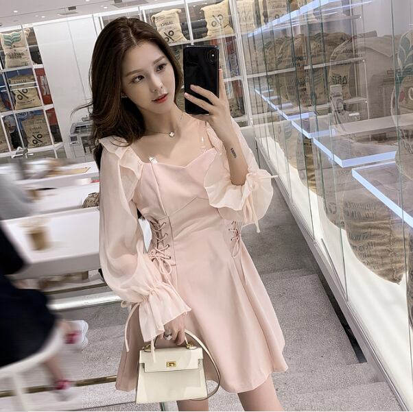 One Piece Lace Up Girly ワンピース ミニ丈 ガーリー 可愛い キュート レースアップ 肩フリル シアー袖 袖しぼり 長袖 ハイウエスト Aライン バックファスナー おしゃれ シンプル 無地 2色展開 ピンク ブラック 大人 カジュアル お出かけ お呼ばれ パーティ 春 秋