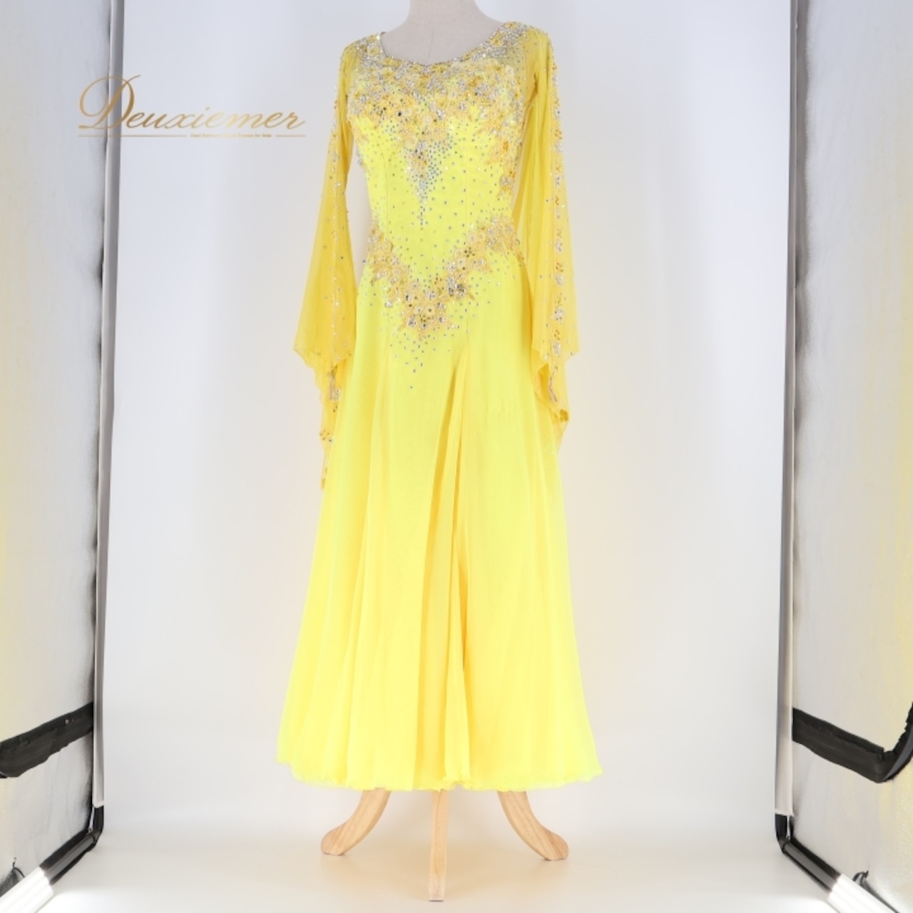 社交ダンス 衣装 スタンダードドレス ワンピース ドレス スタンダード 黄色 レース デモ 競技 ダンス パーティ 発表会 上品 綺麗 華やか イエロー系 フロート スカート 3枚重ね 落ち感 競技用 発表会用 ステージ衣装 ゴージャス コスチューム ロングドレス パーティー ショー