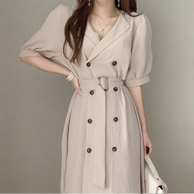 ワンピース レディース 送料無料 3色展開 フレアワンピース ガウンワンピース ダブルブレスト トレンチコート風 ミモレ丈 ミモレワンピース Vネック 襟付き 長袖 パワーショルダー オーバーショルダー ロングスリーブ Xライン ハイウエスト ウエストマーク ベルト 体型カバー 脚長 美脚 細見え スリム ゆったり ゆる 大きめ 大人可愛い 大人女子 フェミニン きれいめ シンプル 上品 エレガント お洒落 おしゃれ こなれ感 レトロ モテ ブラック ピンク ホワイト 無地 春服 秋服 普段使い 重ね着