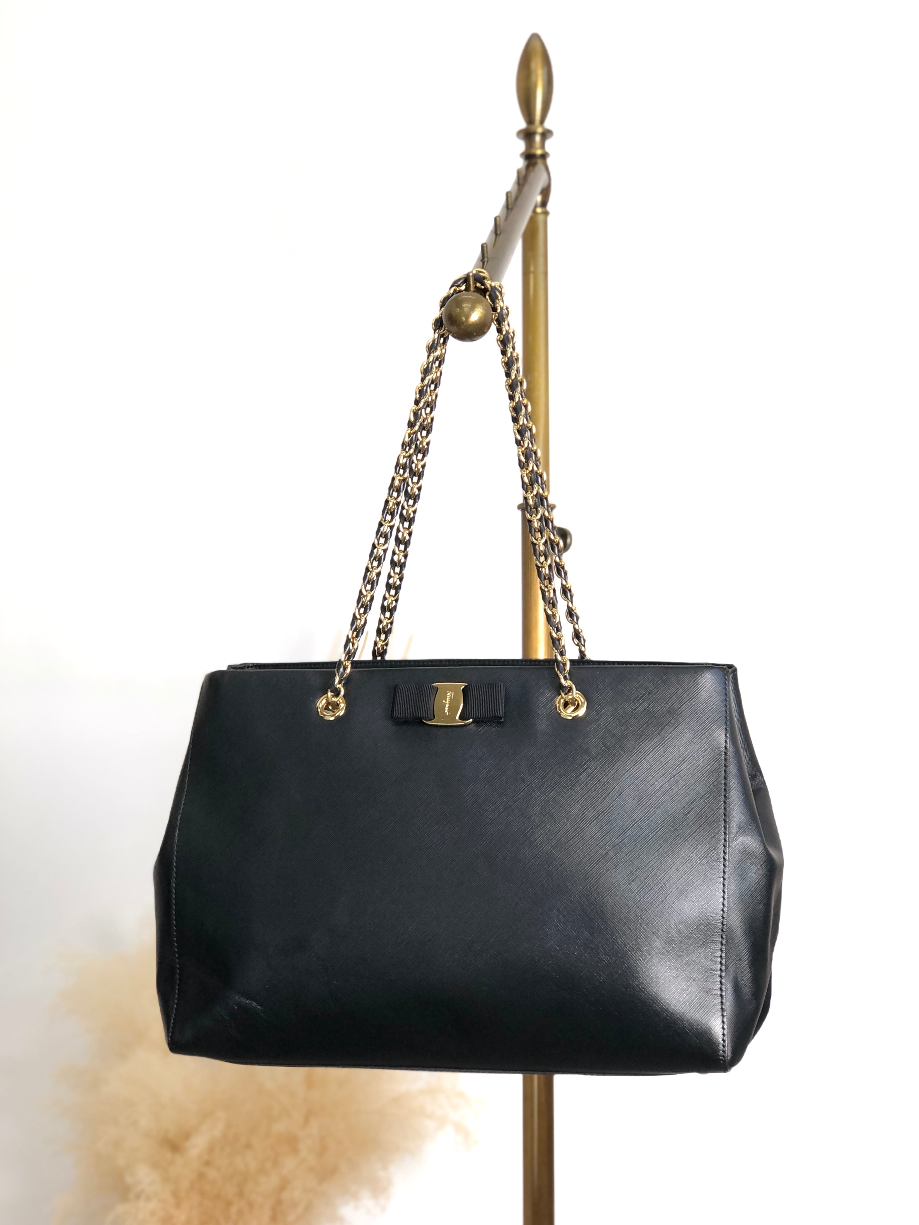 Salvatore Ferragamo サルヴァトーレ フェラガモ ハンドバッグ ブラック ヴァラリボン レザー チェーン vintage ヴィンテージ オールド 7fajd7