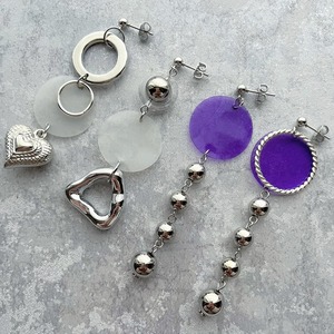 サークル PVC アシンメトリー シルバー ピアス/イヤリング