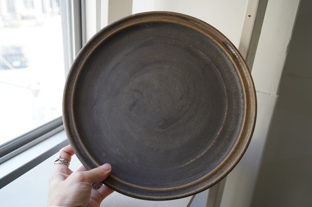 35　夜霧釉9寸プレート　中根楽　2