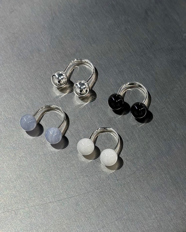 Color sling ring / Saskia Diez