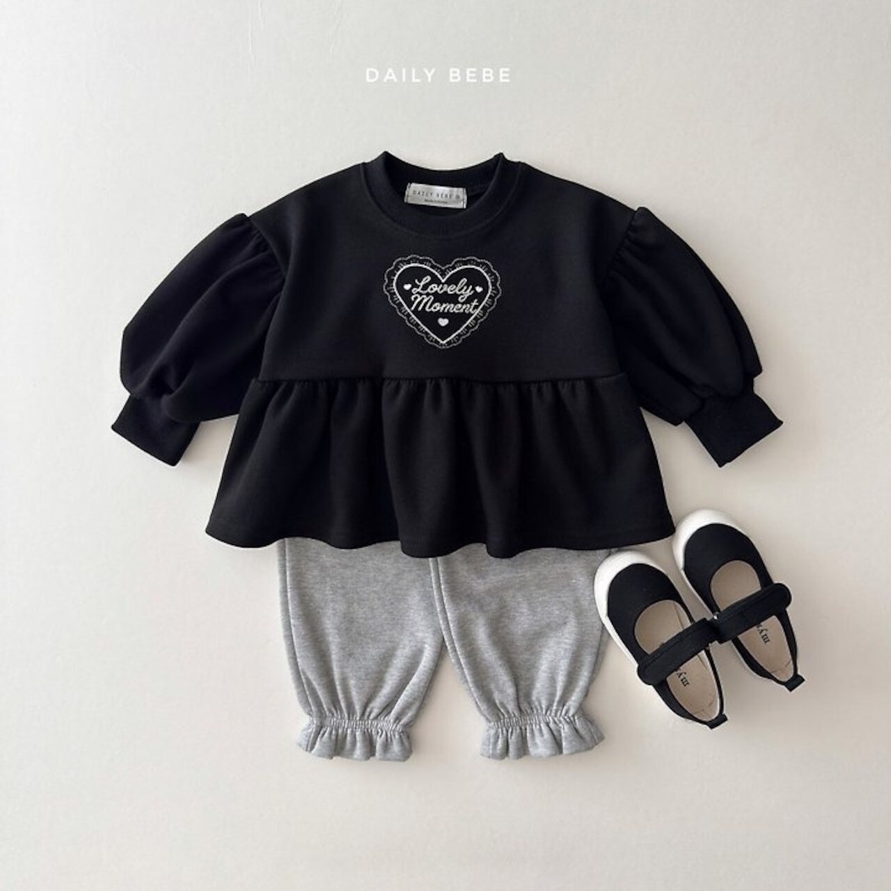 韓国子供服 / 26Autumn / 〖取寄〗DAILYBEBE / フリルジョガーパンツ / キッズ服 / ジュニア服 / 秋服 *XS~JL*