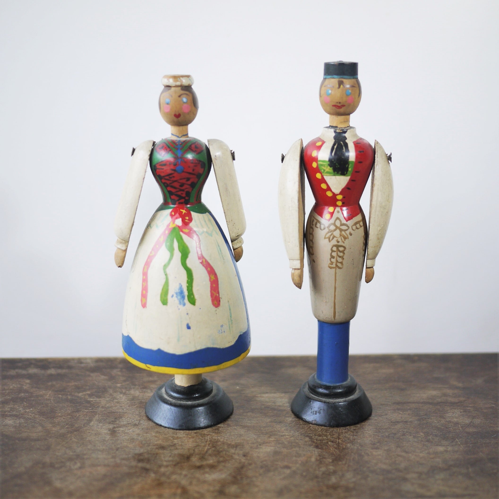 ヴュルテンベルク民族衣装 木工人形ペア エルツ ドイツ