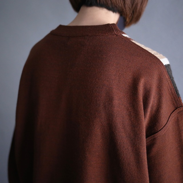 good brown switching 3D knit pattern over size sweater