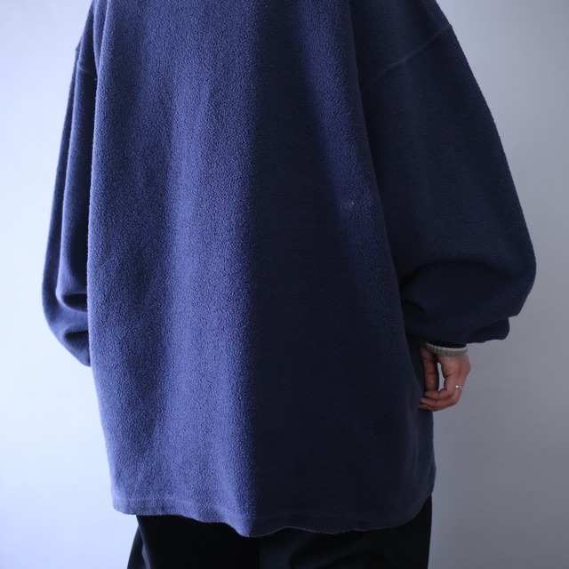 "Champion" towel fabric over silhouette v-neck pullover