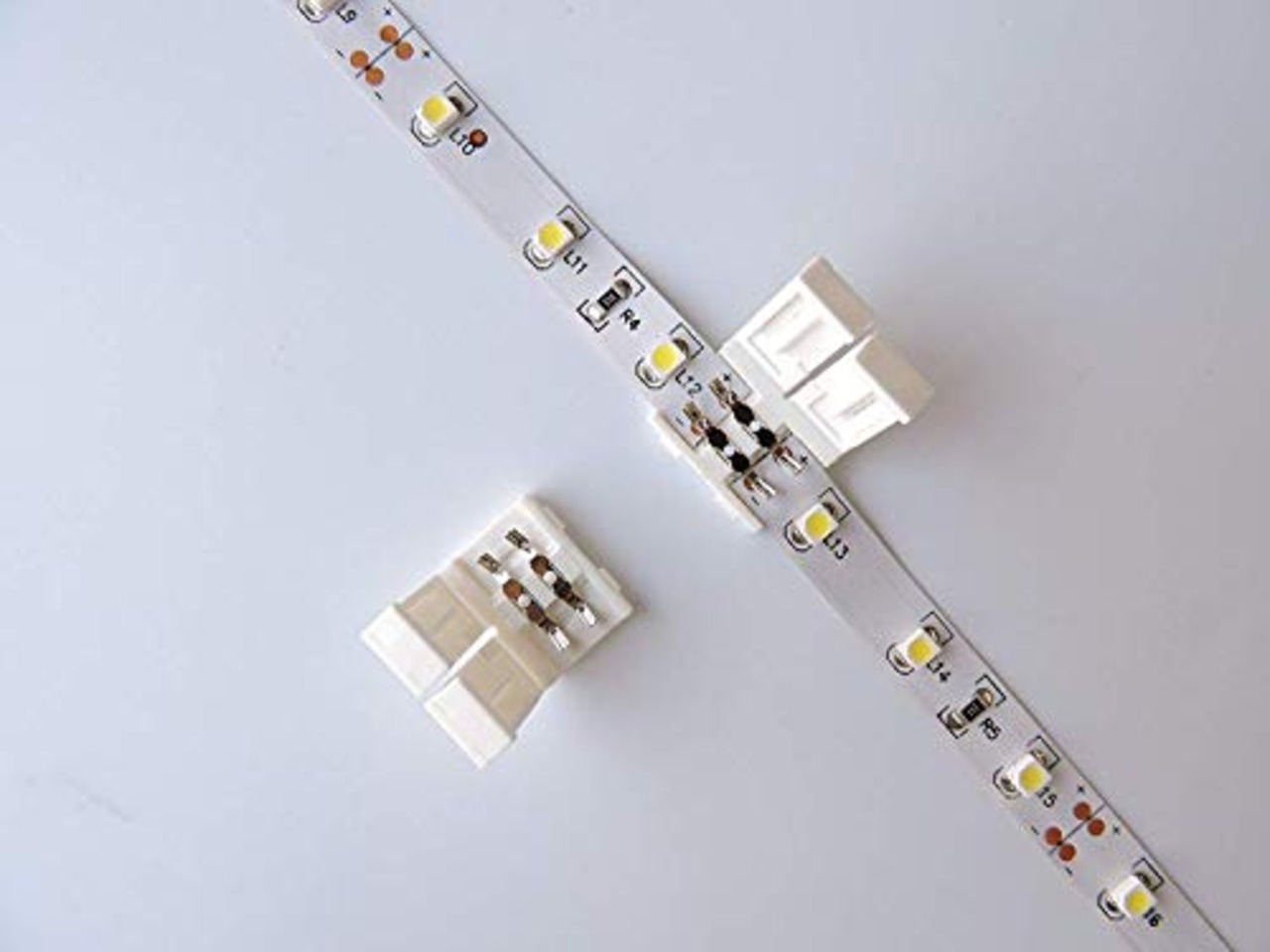 GTIWUNG LEDテープ 延長用 ワンタッチコネクタ 2ピン 8mm 3528 2835 SMD 単色用 半田付け不要LEDストリップ接続変換器コネクタ（12個) 装飾直角スナップコネクタ（4個） 2ピンLEDテープライトLタイプコネクタ（4個）