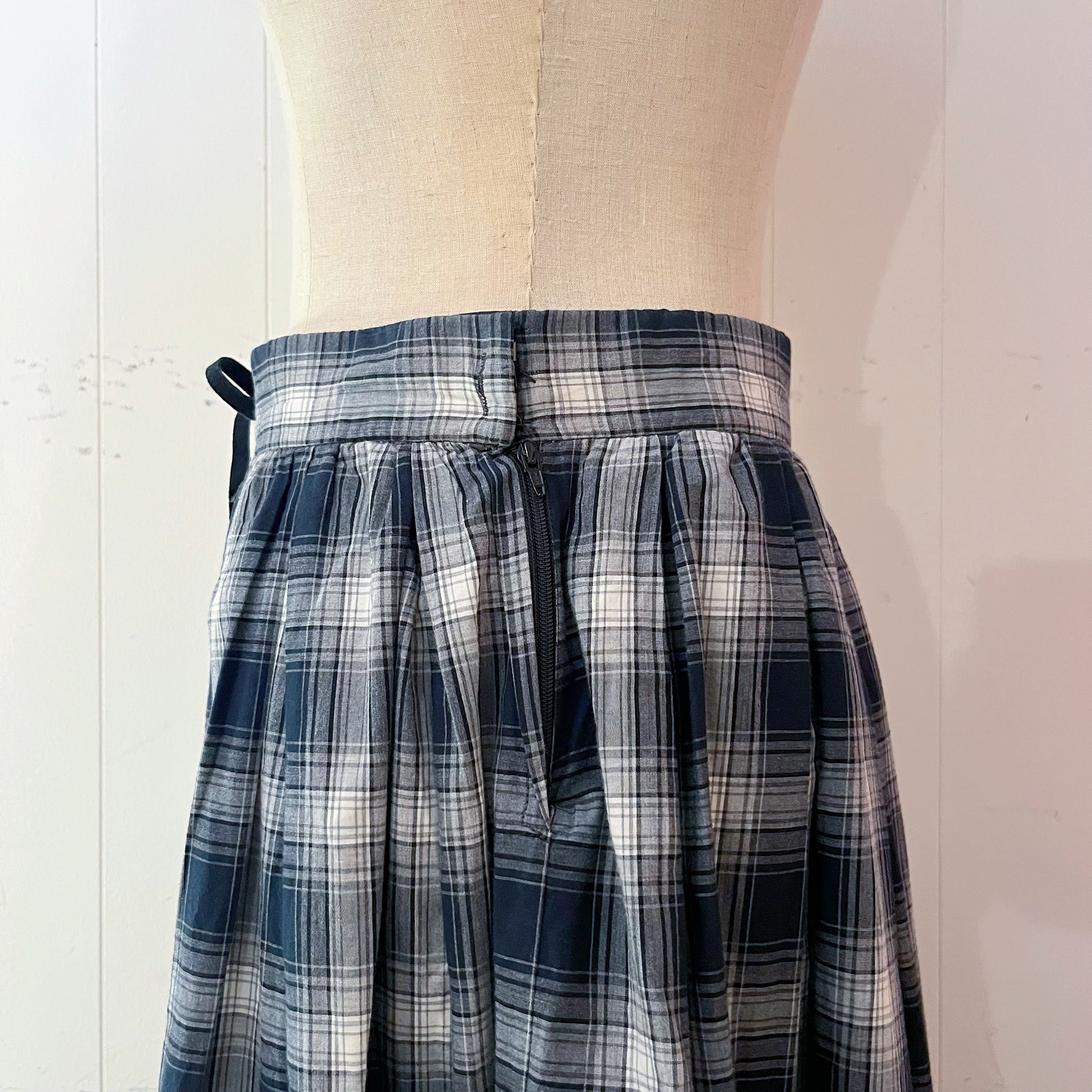 black check gather skirt