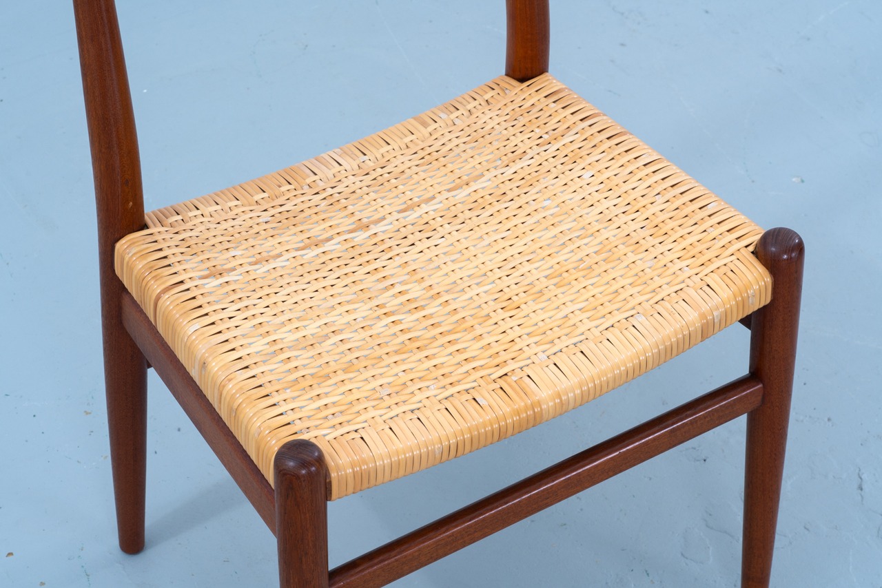 Hans J Wegner | W2 dining chair