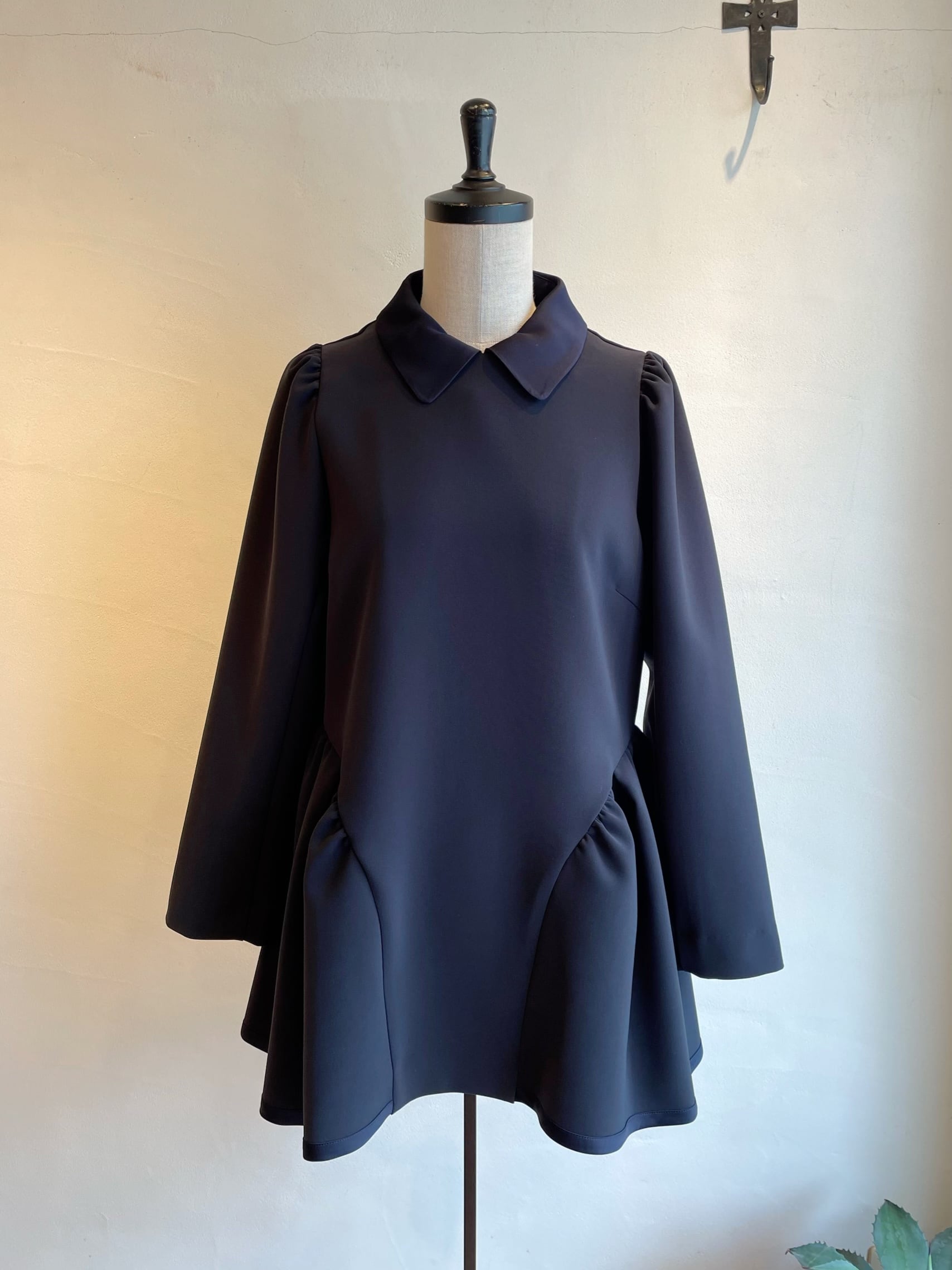 SONO NAVY / ダブルクロスラウンディッシュフレアチュニック SONO NAVY / ダブルクロスラウンディッシュフレアチュニック