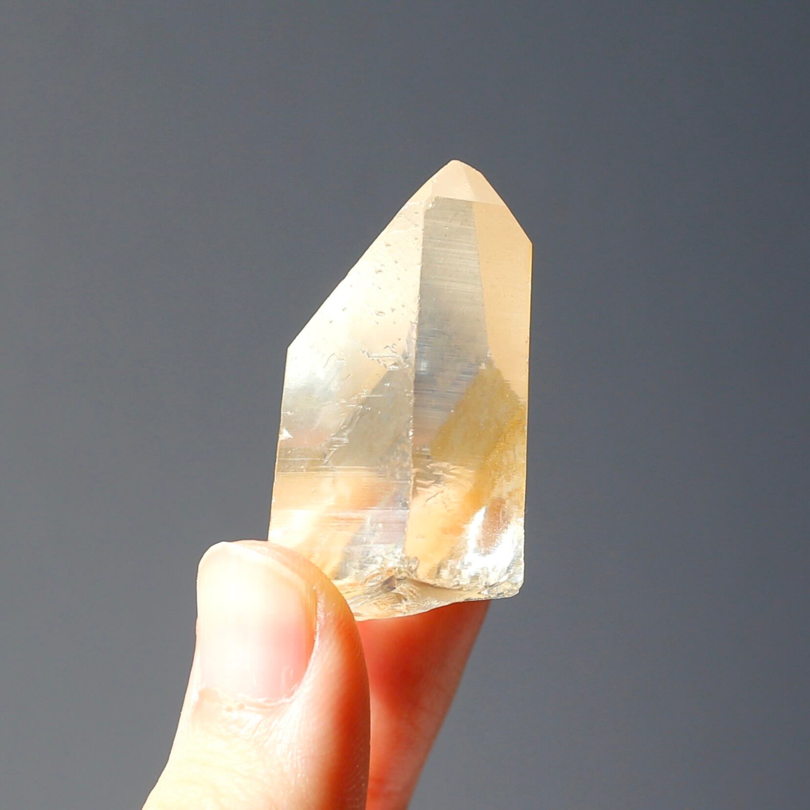 ゴールデンヒーラー クォーツ 原石 水晶 鉱物 希少石 天然石 | glanz licht