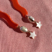 ウェーブロングピアス / イヤリング