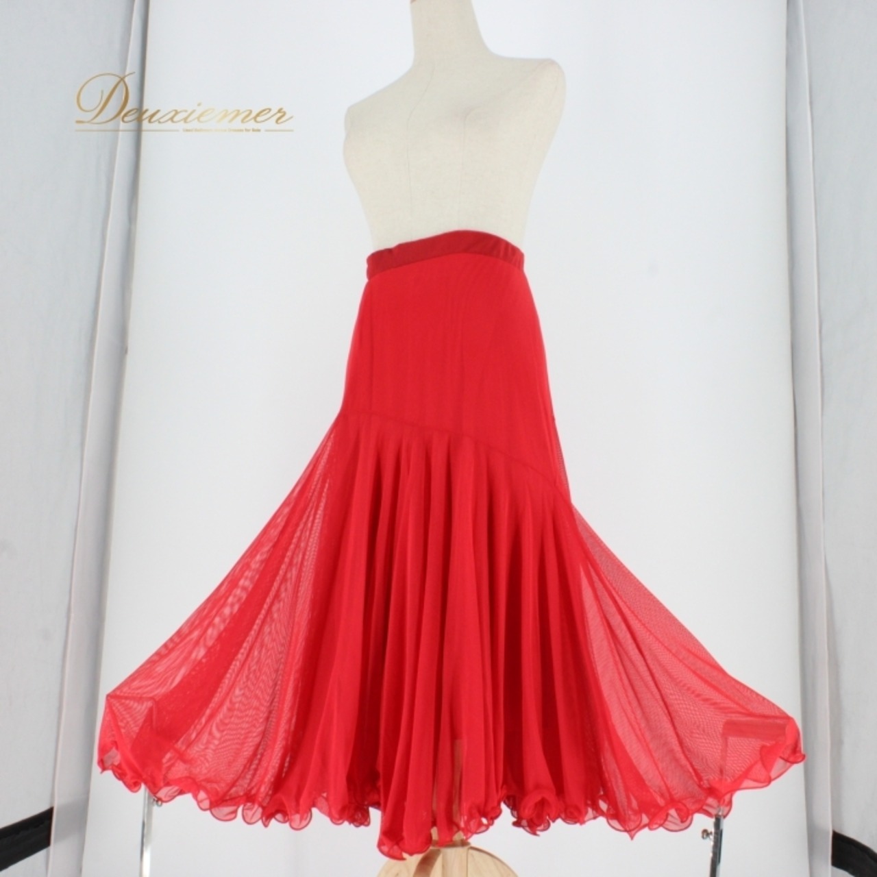 社交ダンス 衣装 スタンダード スカート レッスンウェア レディース 練習着 無地 赤 レッド系 フォーマル ステージ衣装 透け感 レース 気軽 おしゃれ お出かけ 婚活 パーティー 踊りやすい ストレッチ 赤色 ゆれる デザイン シンプル 大人向け レッスン パフォーマンス 日本製 上品 頑丈 楽しい 可愛い 目を引く 演出 洗濯可