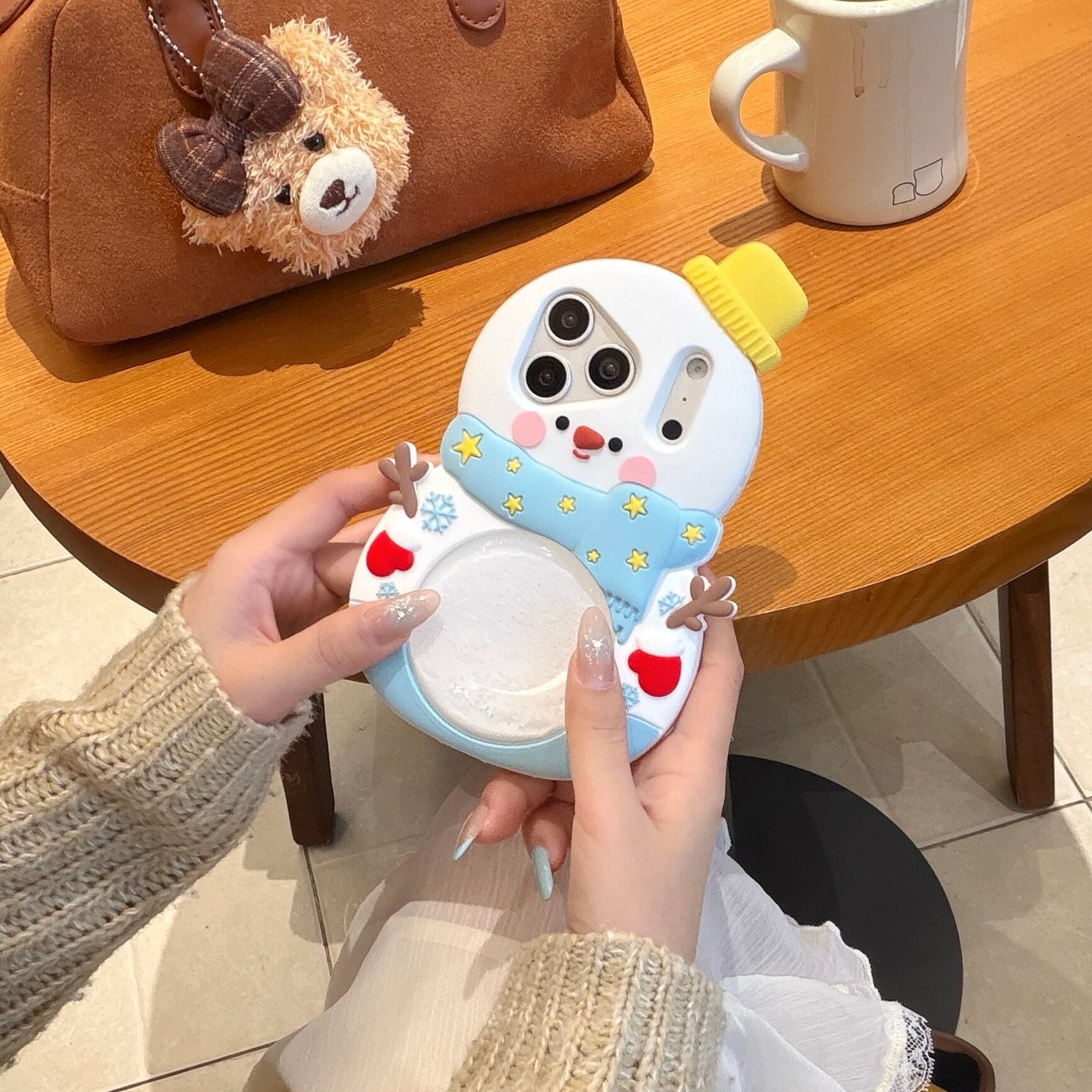 雪だるま iPhone 17 16 15 14 13 ケース グリッター シリコン かわいい