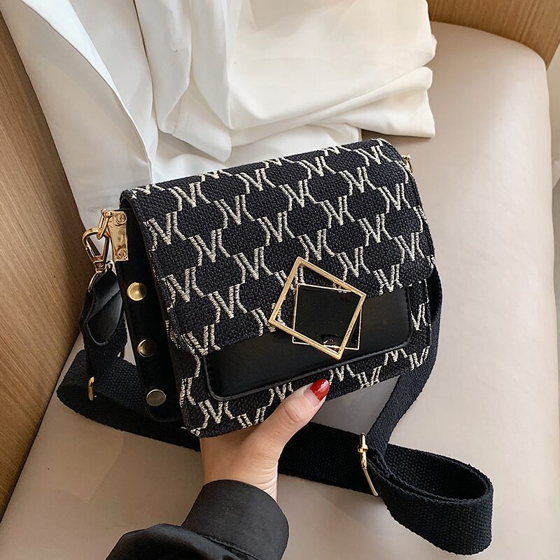 新しいスモールバッグ女性2020人気の新しいトレンディなファッションワイドショルダーストラップメッセンジャーバッグバージョンのワイルドワンショルダースモールスクエアバッグ Tiancai_Wing_Bag22777030722