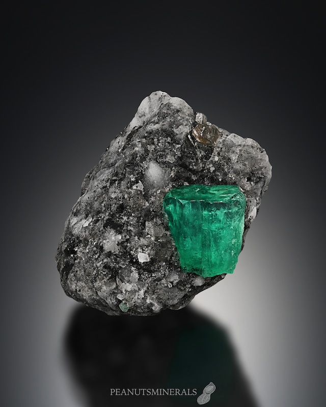 レッドベリル【Red Beryl】アメリカ産