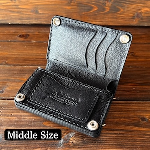 【Trucker Wallet“THE RUGGED”—MIDDLE/シュリンク型押し】