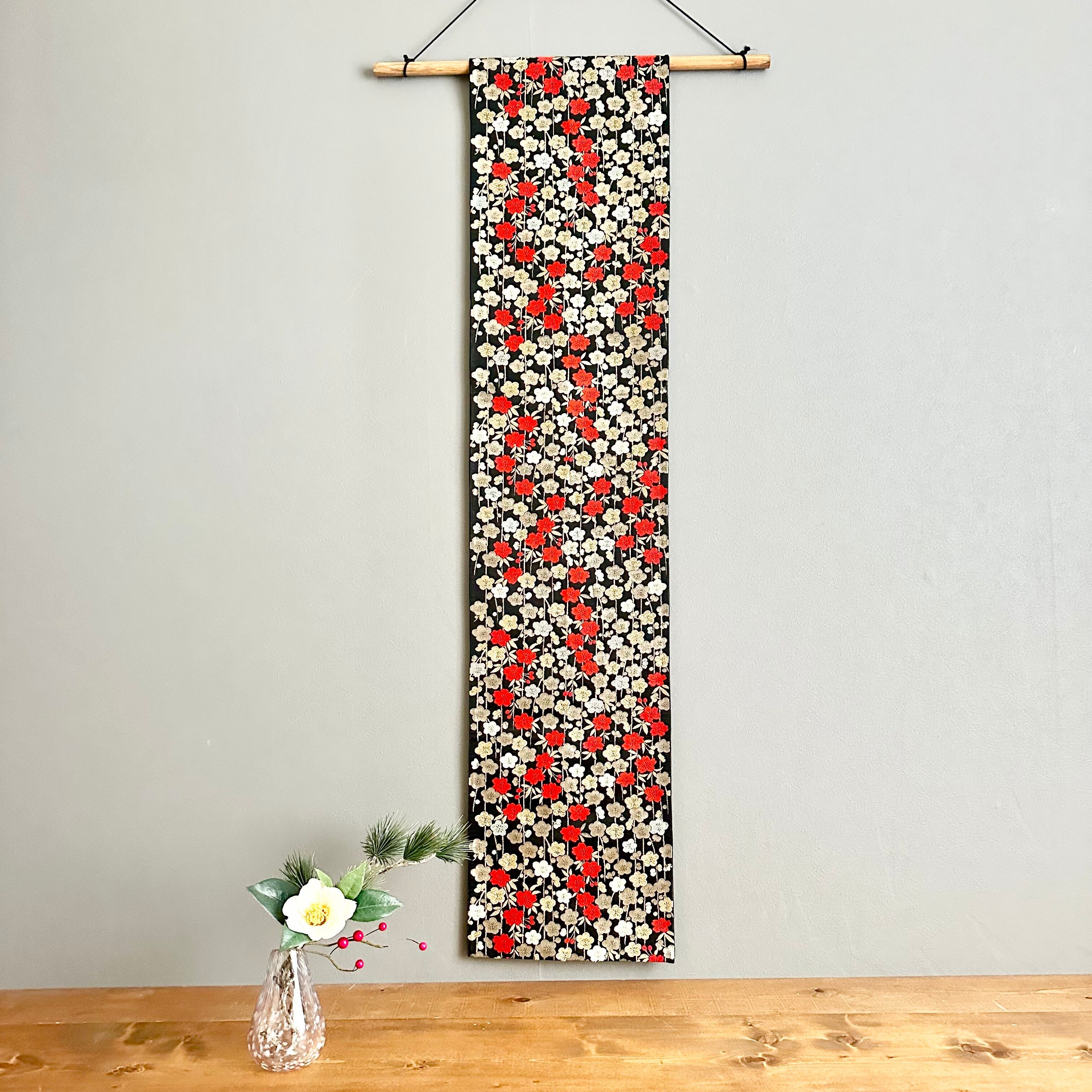 Kimono tapestry 帯のタペストリー 満開の梅と桜 Japanese Kimono