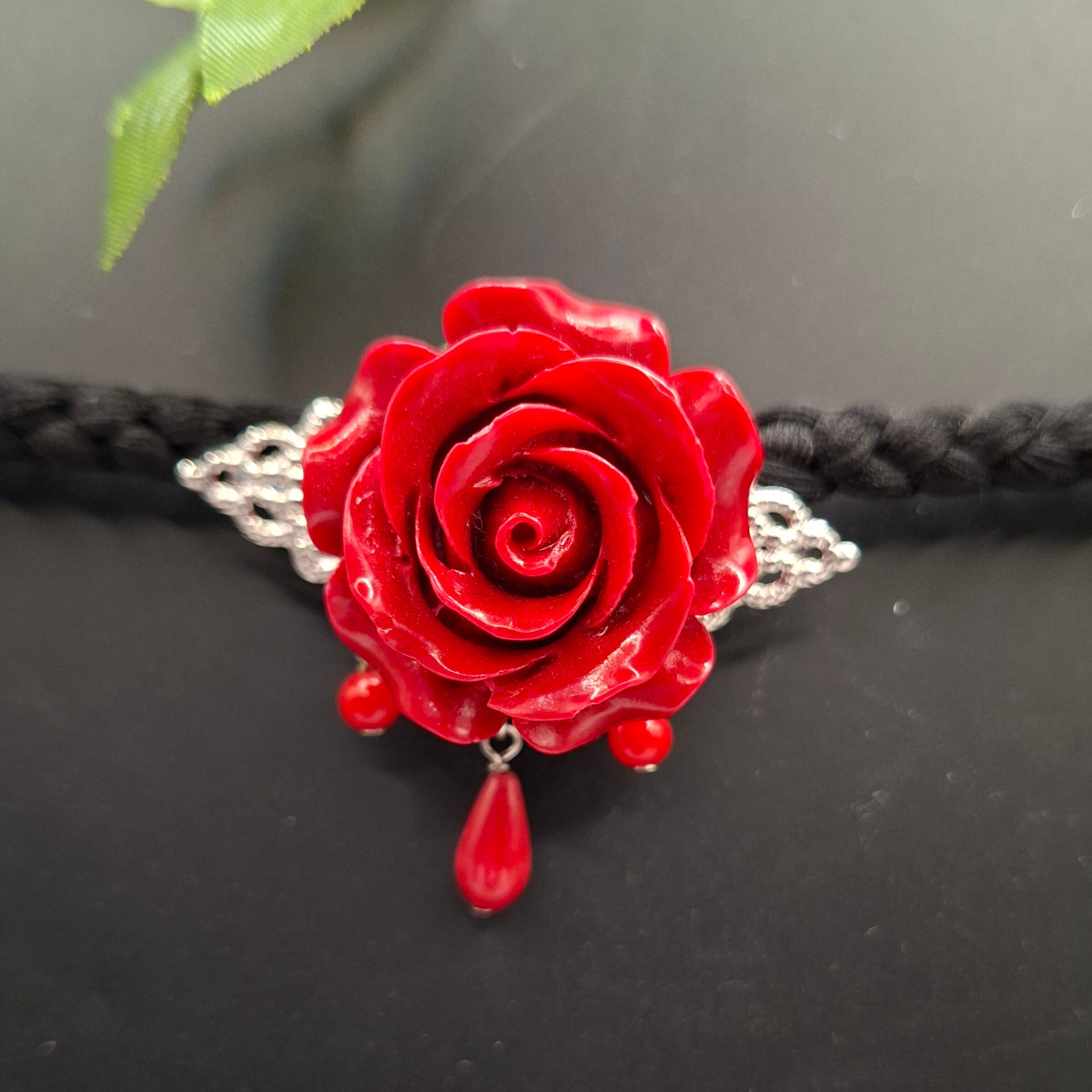 深紅の薔薇・帯留め