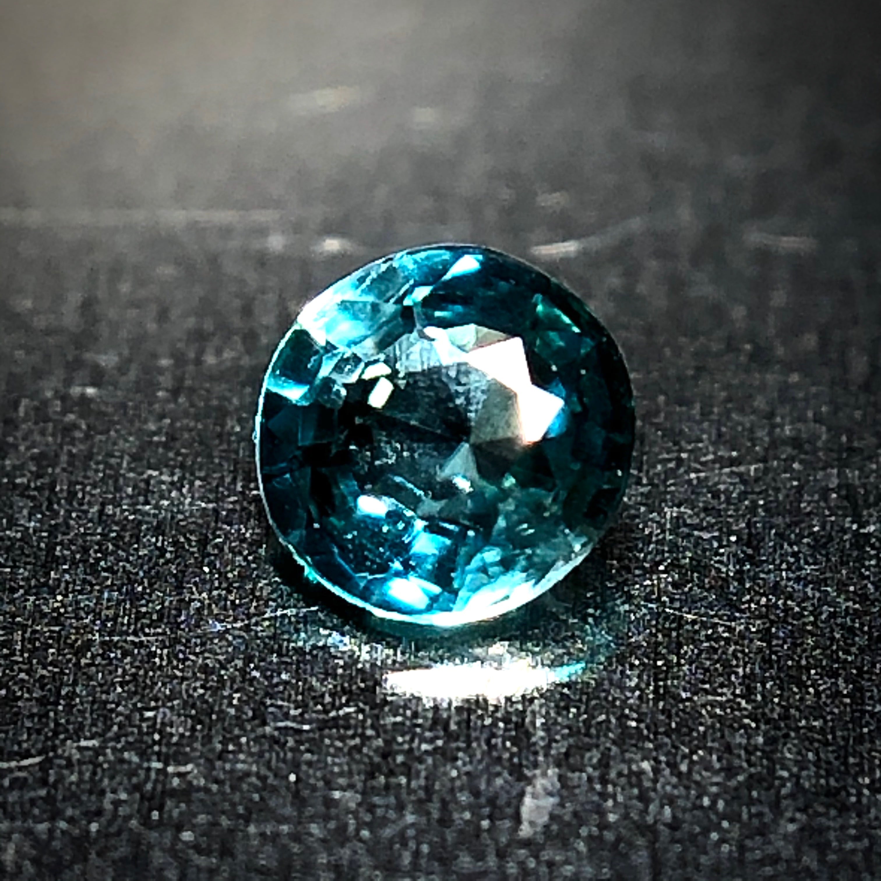 唯一無二の青色 0.07ct 希少石 天然 グランディディエライト