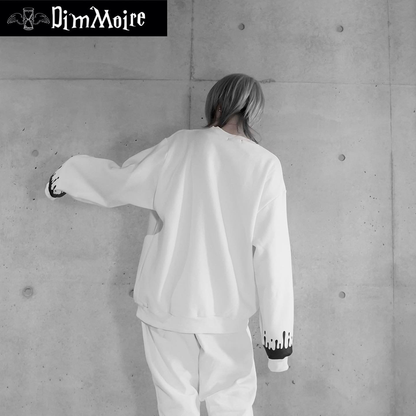 Chilling Angel”トレーナー【White】 | DimMoire