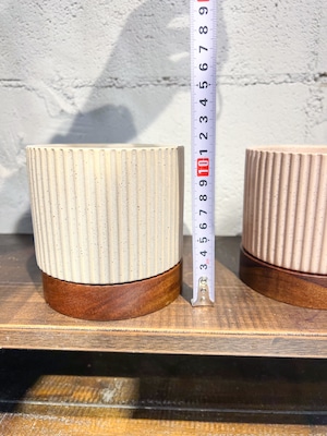 木の受け皿の縦線の植木鉢　3.5号