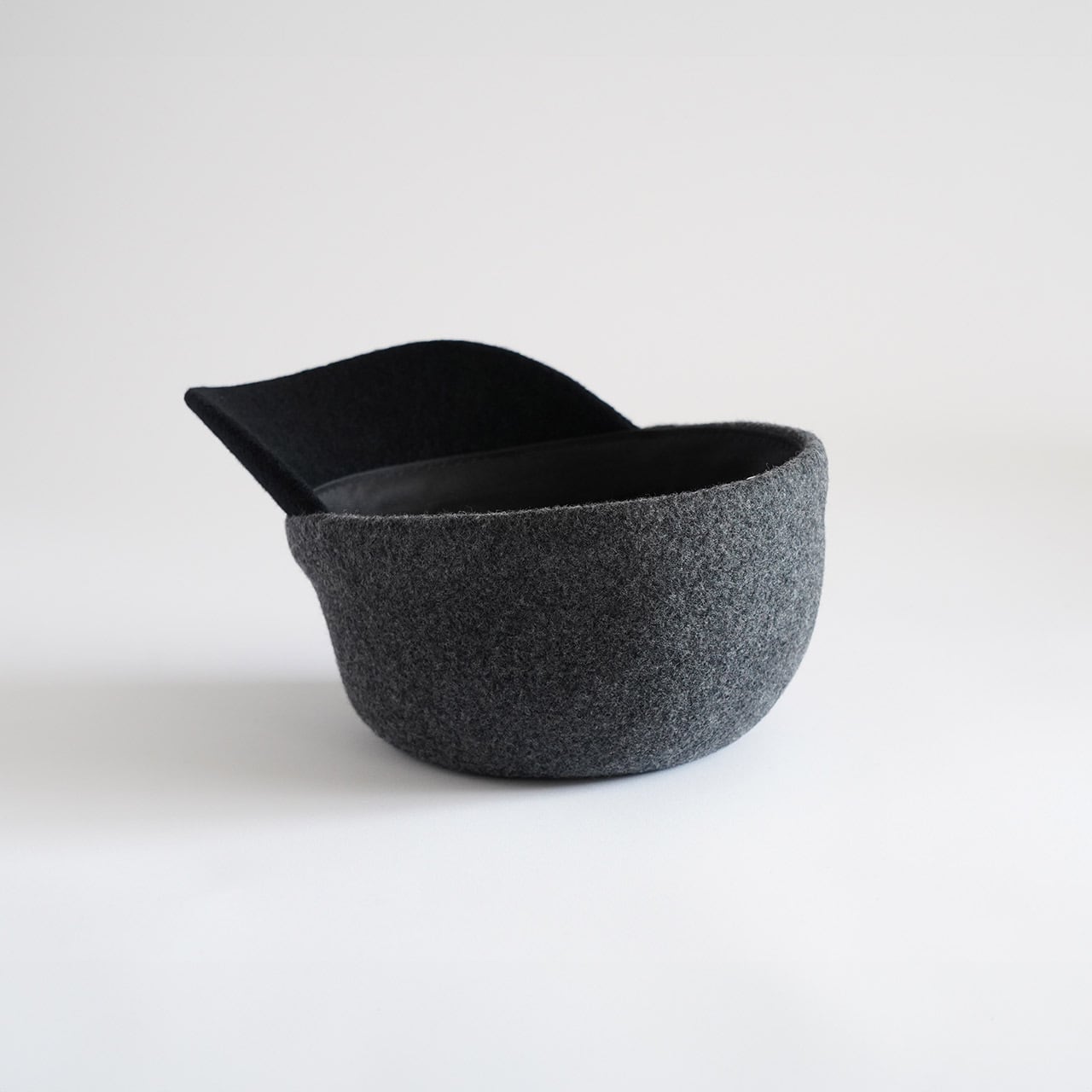 Fulling Cap -ベレー帽の技術で製作したキャップ- | poanca