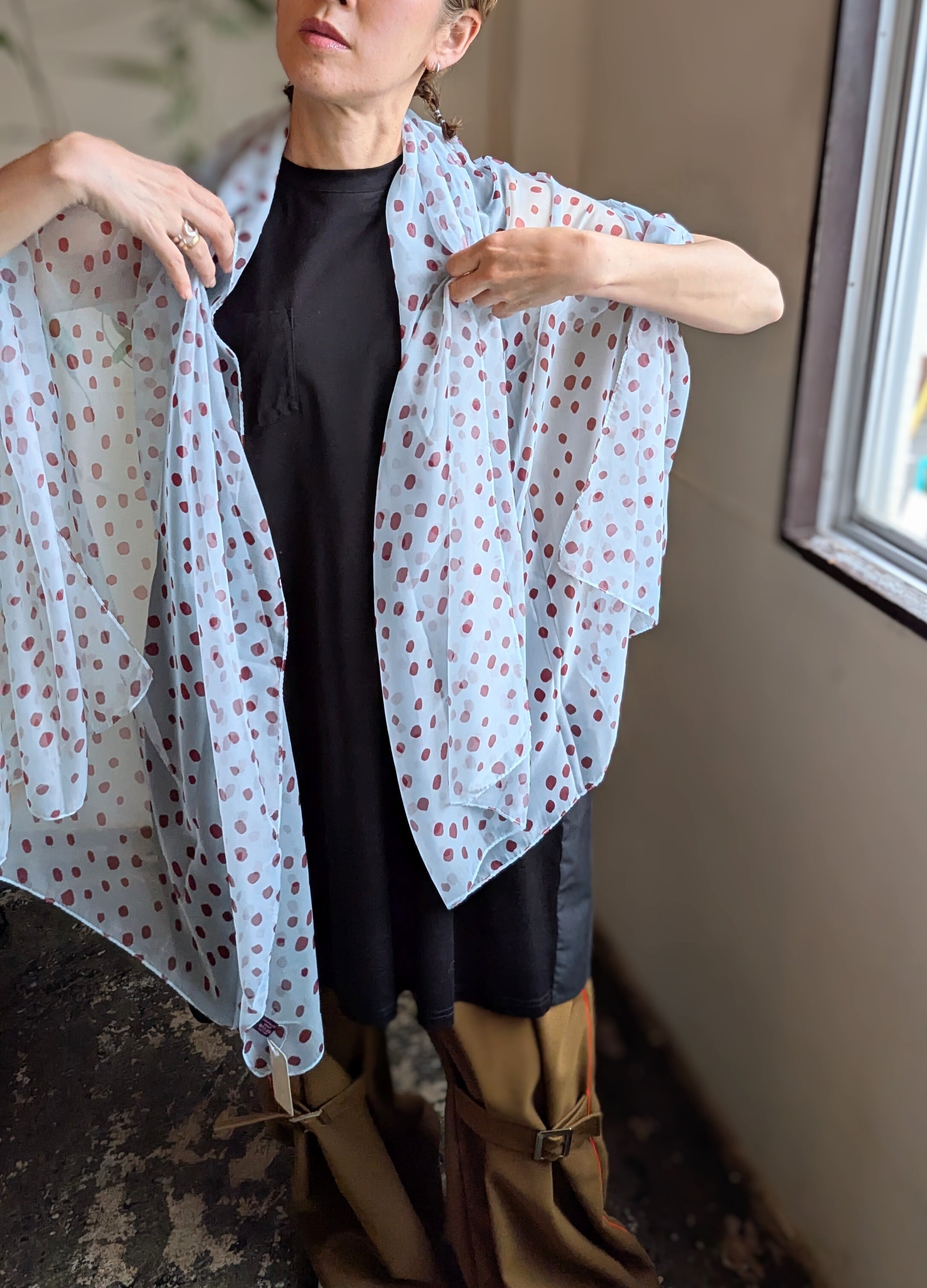 ドット柄 長方形型 大判薄手シフォンタッチストール/ 淡いブルー | 服