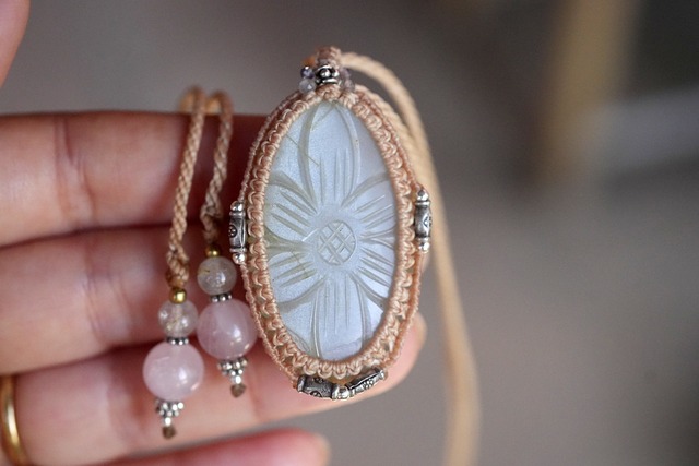 お花彫刻★ホワイトムーンストーン マクラメネックレス1879