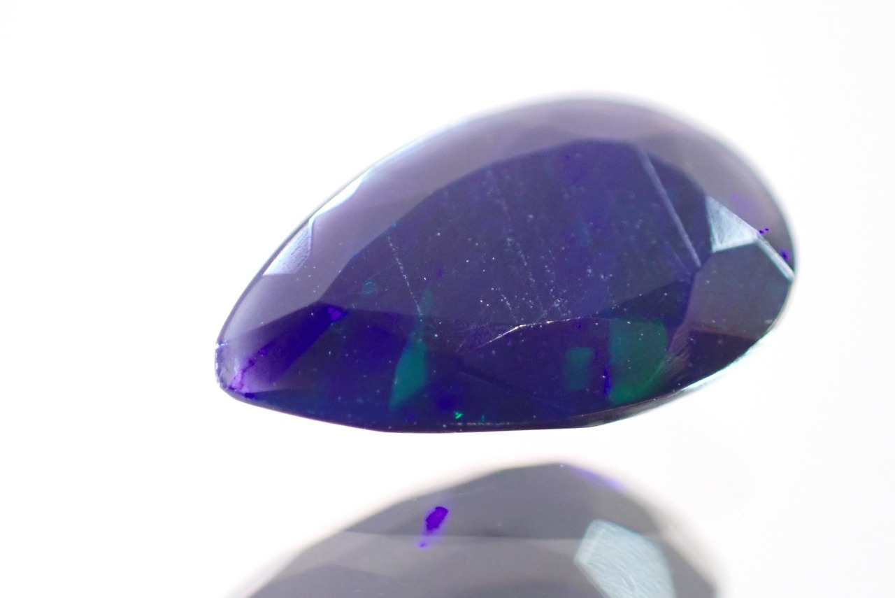 ブラックオパール　0.77ct　[C9‐74]