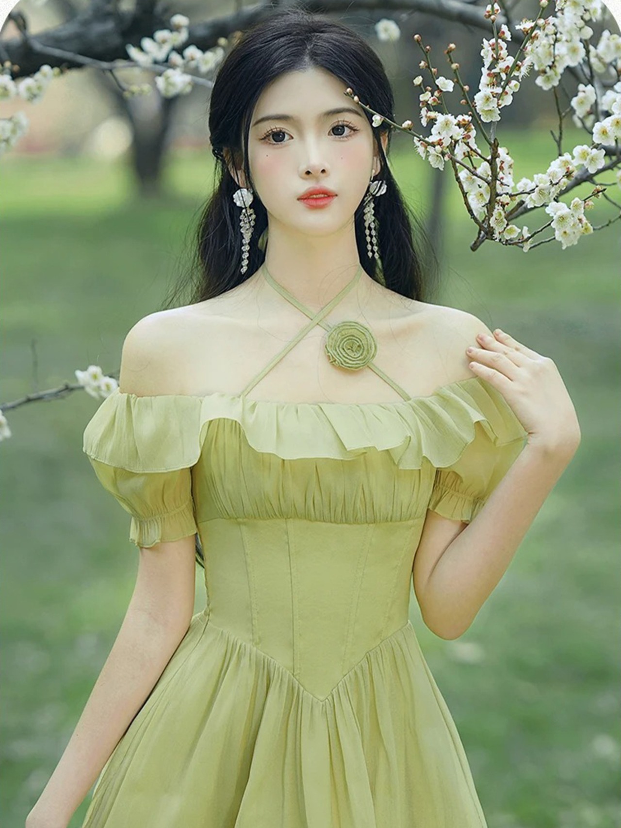 【0010】Off Shoulder Cross Neck Short Sleeve Dress